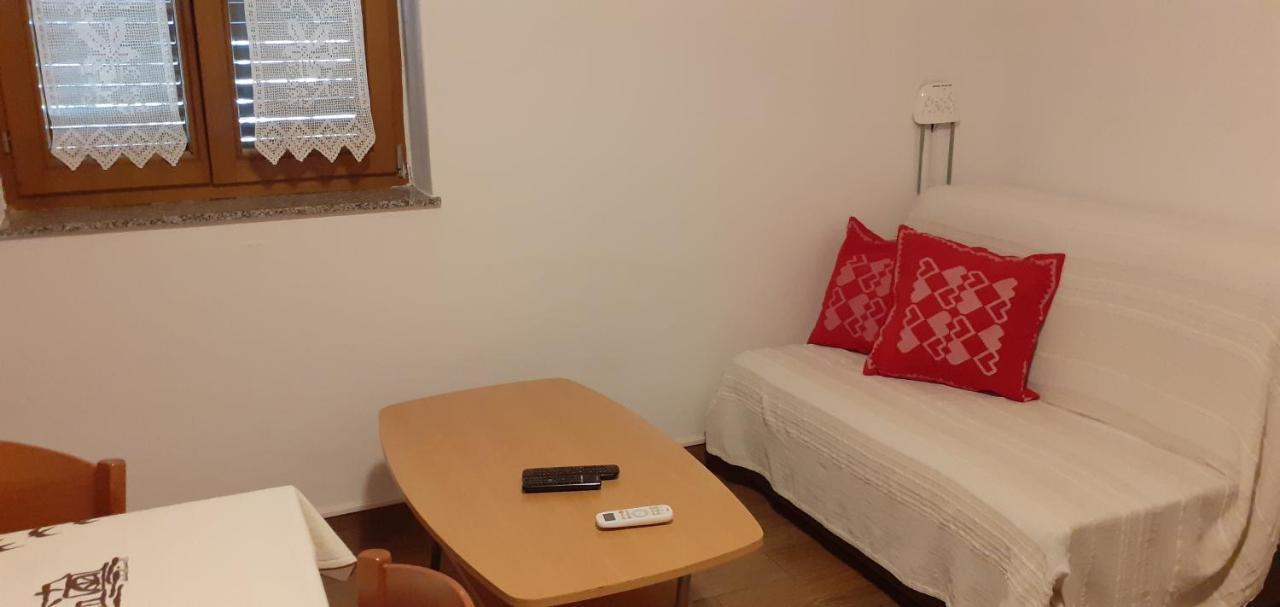 Kelk Loznati Lägenhet Exteriör bild